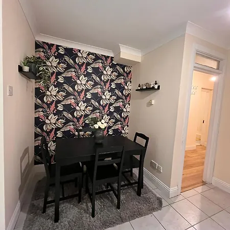 Superb Double Near The Spire - 2 Pensión